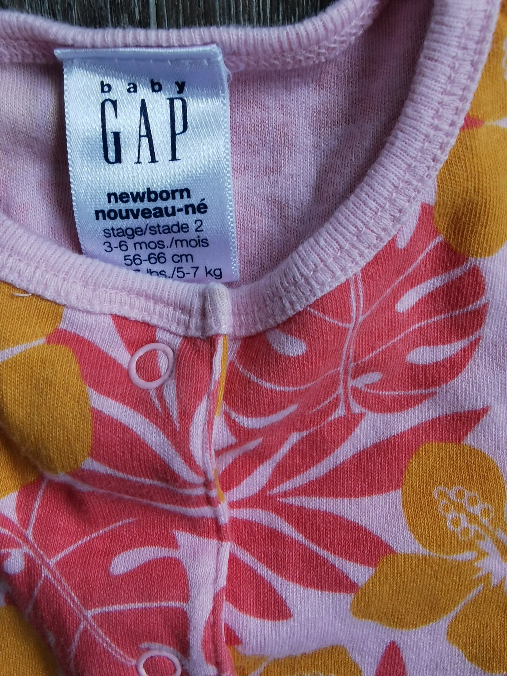 BABY GIRL SIZE 3/6 MONTHS - Baby GAP, Graphic Summer Romper EUC B36